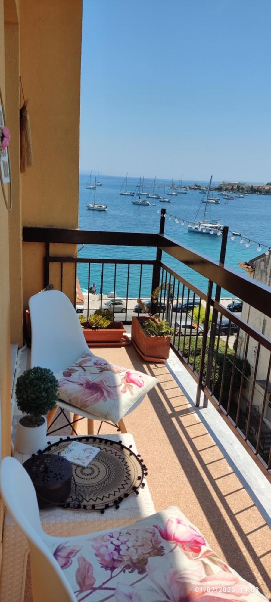 Blue Bay View - In Corfu Town Apartment *